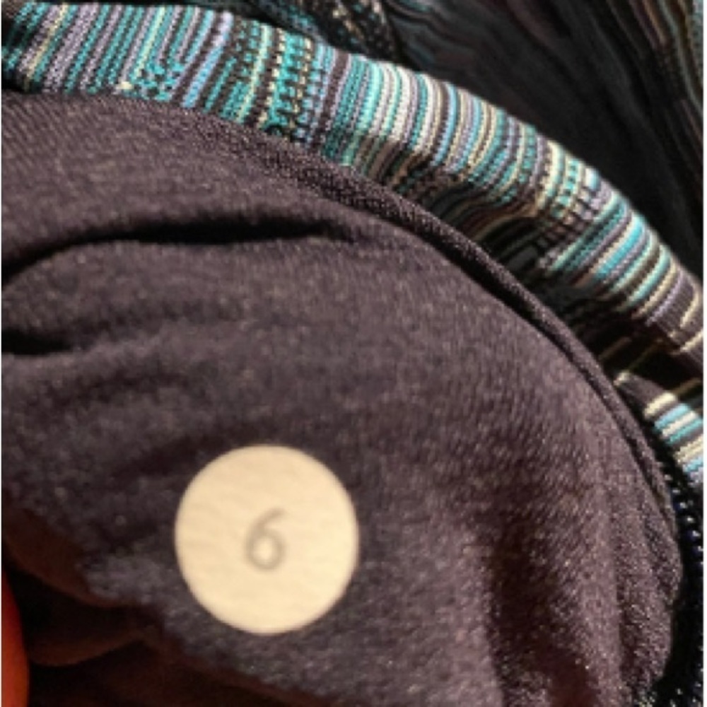 Lululemon Crop Leggings - Picture 6 of 11